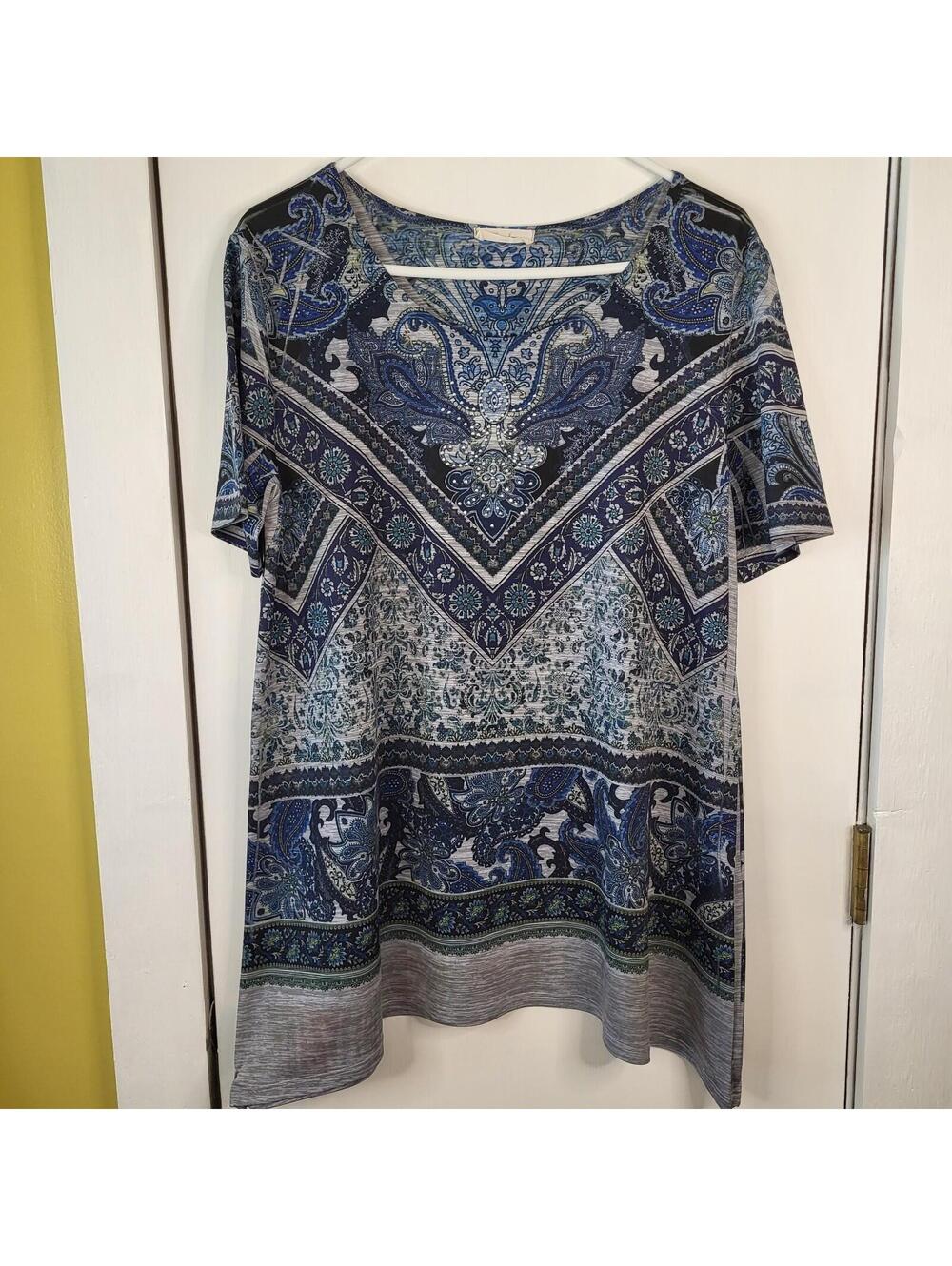 Rue Juju women's scoop neck top blue & white paisley pattern with rhinestones LG